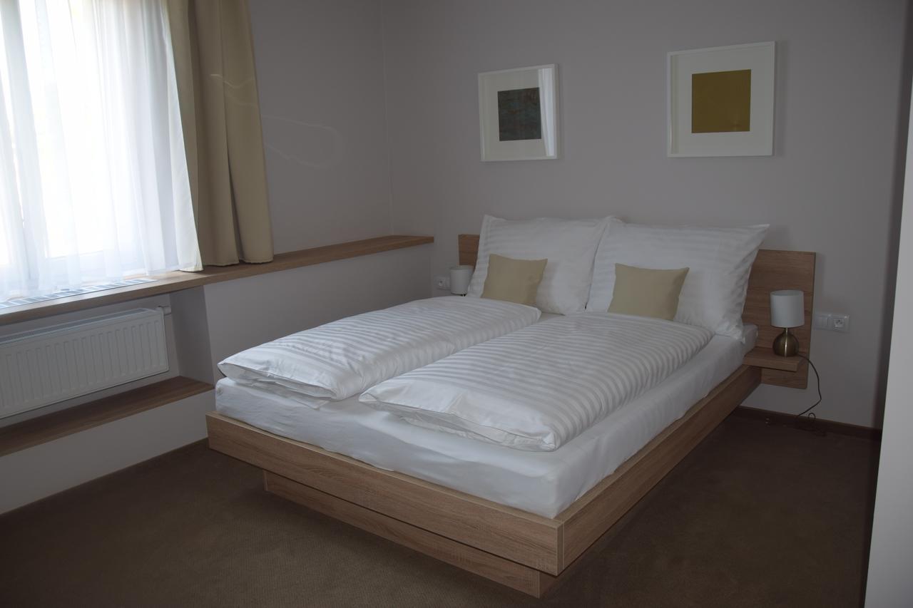 Hotel Rokiten Moravský Krumlov Exteriör bild