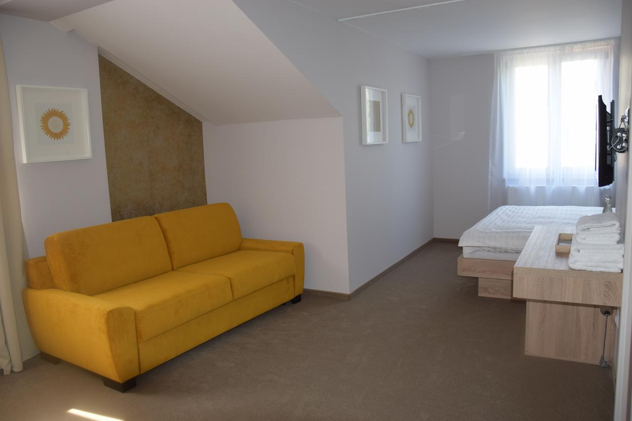 Hotel Rokiten Moravský Krumlov Exteriör bild