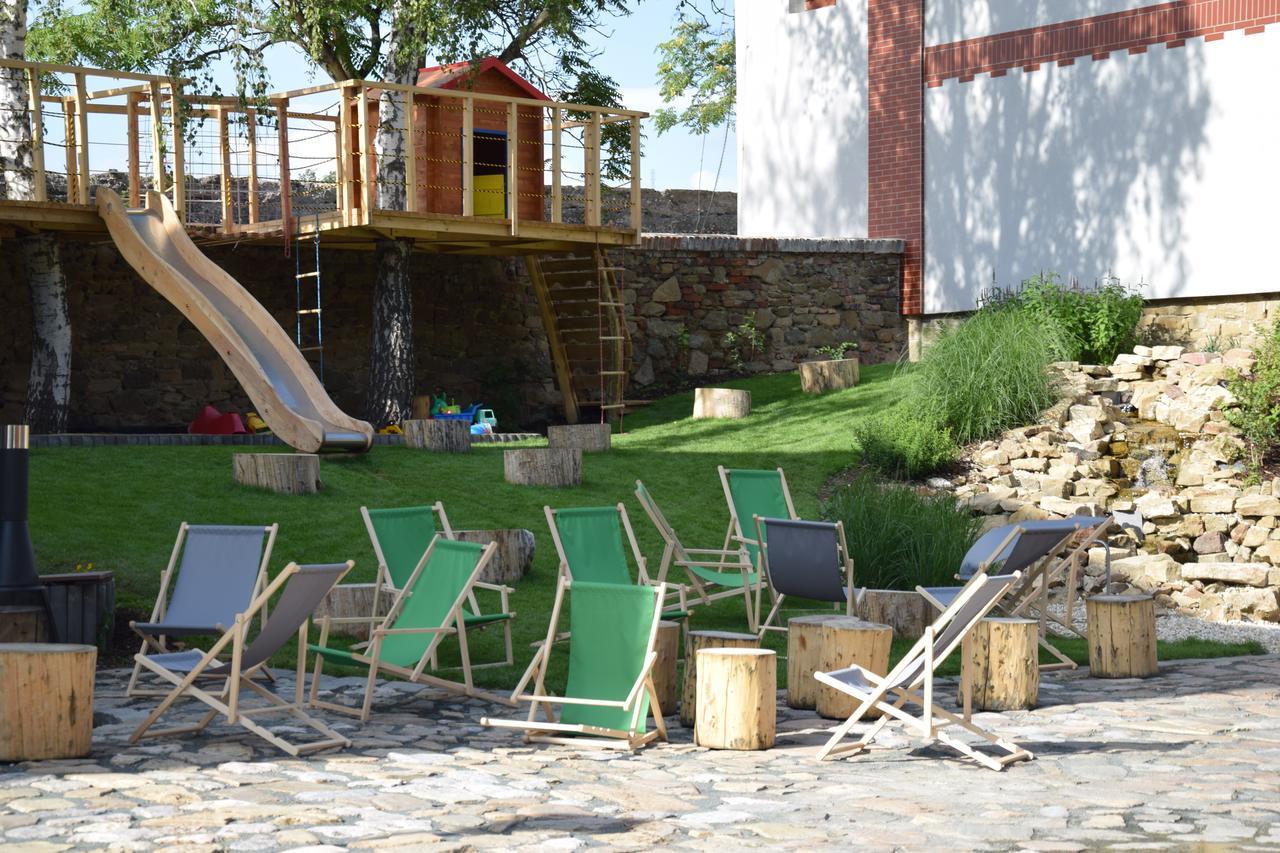 Hotel Rokiten Moravský Krumlov Exteriör bild
